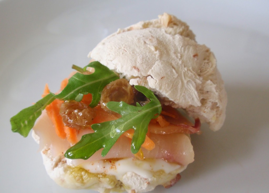 Pane e Poesia , Chiavari- panino carpaccio spada affumicato