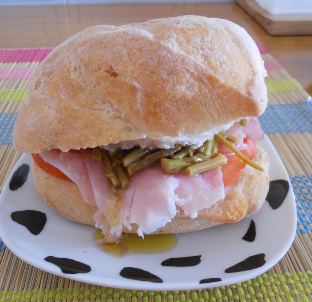 Ugo Grill, Cremona: panino prosciutto asparagi